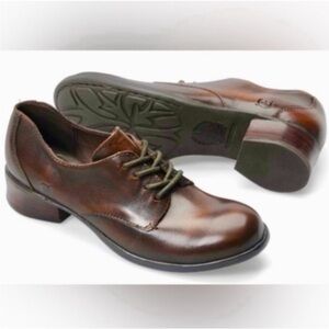 Woman’s Brown Leather Oxford Shoes size 7